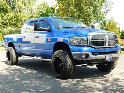 2007 Dodge Ram 3500 SLT 4X4 / MEGA CAB / 6-SPEED / 5.9L CUMMINS / LIFT