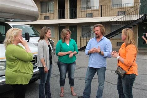 'Sister Wives' Divorce: Kody Brown Divorces First Wife To Marry Robyn ...