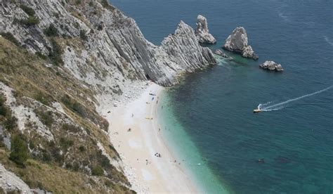 The Best Beaches in Le Marche, Italy | The Italian On Tour - Small ...