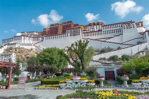 Potala Palace ཕོ་བྲང་པོ་ཏ་ལ་ - Front-04531 | From Wikipedia:… | Flickr