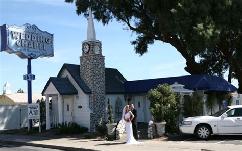 Graceland Wedding Chapel Package Las Vegas: Lets Get Hitched