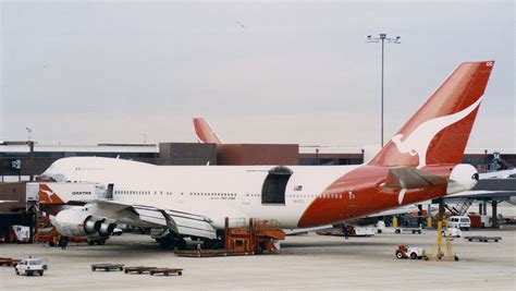 Long may she reign – Qantas to retire the Boeing 747 in 2020 ...