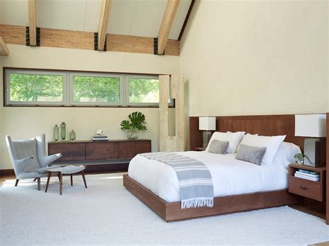 Sagaponack Mid Century Modern Master Bedroom by Allison Babcock LLC on ...