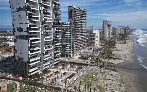 Slim es uno de los hoteleros que buscarán reconstruir Acapulco - Bloomberg