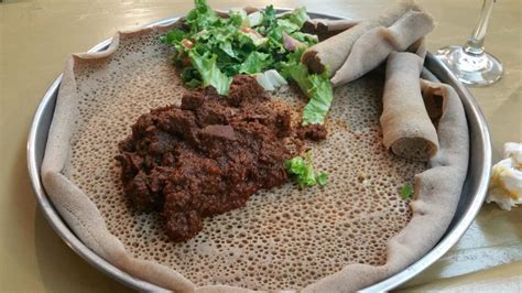 First time trying Ethiopian injera & tibs. Wish I could have it more ...