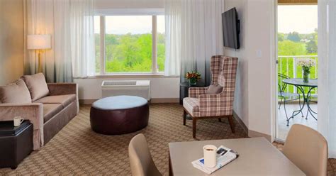 Executive Hotel Rooms in Waukesha, WI - Near Milwaukee | The Ingleside ...