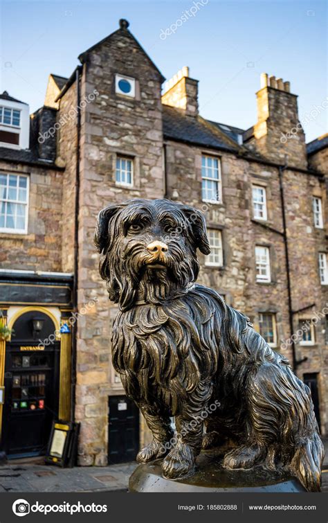 A statue of Greyfriars Bobby in Edinburgh – Stock Editorial Photo ...