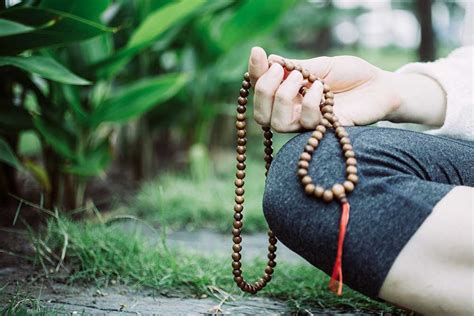 Everything You Need to Know about Mala Beads and Japa Meditation - YOGA ...