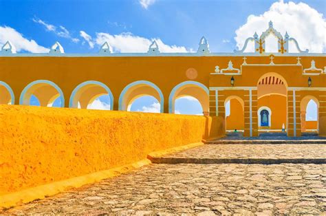 8 Reasons to Visit the Yellow City of Izamal, Mexico (2024)