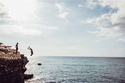 Cliff Jumping, Jamaica: Everything You Need to Know | Beaches