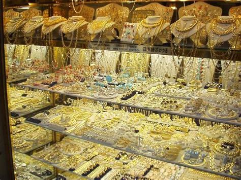 Florence, Italy - Ponte de Vecchio - gold jewelry shop | Florence italy ...