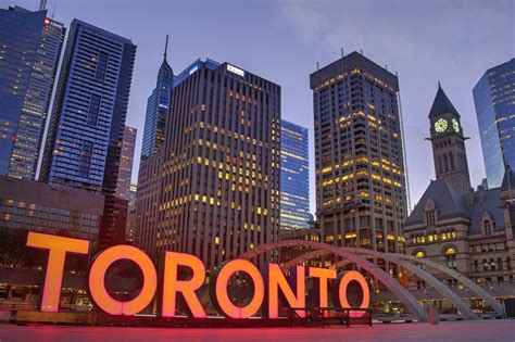 Explore Top Travel Attractions in Toronto at Holiday Trip - India Imagine