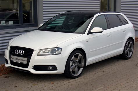 File:Audi A3 Sportback Ambition S line advanced 2.0 TDI quattro ...