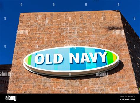 Old navy logo hi-res stock photography and images - Alamy