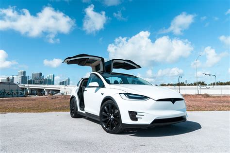 2017 Tesla Model X – White | MVP Miami Exotic Rentals