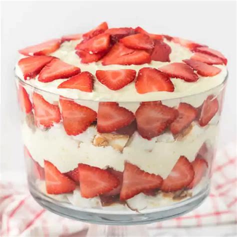 Strawberry trifle recipe (VIDEO!) - strawberry angel food cake trifle