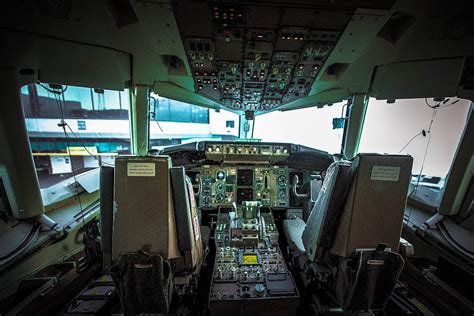 United - Boeing 757 Cockpit Photograph by Michelle Saraswati