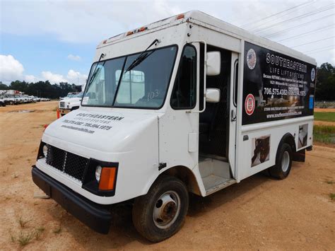 1995 CHEVROLET Box Truck / Cargo Van - J.M. Wood Auction Company, Inc.