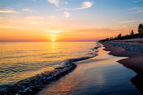 Silver Lake Sand Dunes - Beaches & Parks in Ludington, Pentwater ...