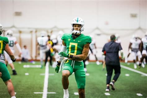 Oregon Ducks Football Defensive Players to Watch in 2022 Spring Game ...