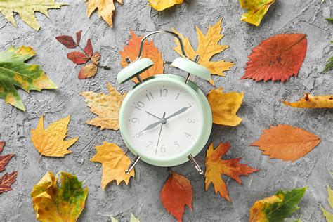 When Does Daylight Savings Time Start? Here's When Clocks Fall Back in ...