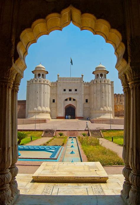 Lahore Fort Historical Facts and Pictures | The History Hub