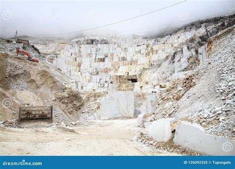 Carrara marble quarry stock image. Image of mountain - 126092335