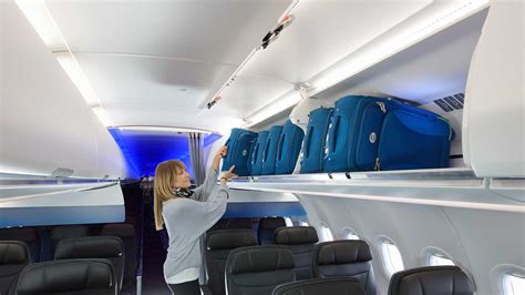 American Airlines Launches A321neo Service with New Cabin, Larger ...