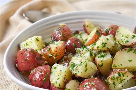 Garlic Parsley Potatoes - Cook2eatwell