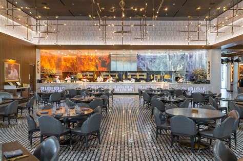 Caesars Palace reopens celebrity restaurants from Gordon Ramsay, Bobby ...