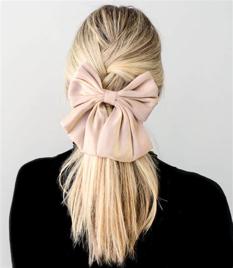 Lulus How-To: Hairstyles With Bows Tutorial - Lulus.com Fashion Blog