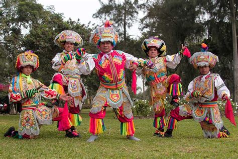 Danza de tijeras, un baile solo para valientes | Y tú qué planes?