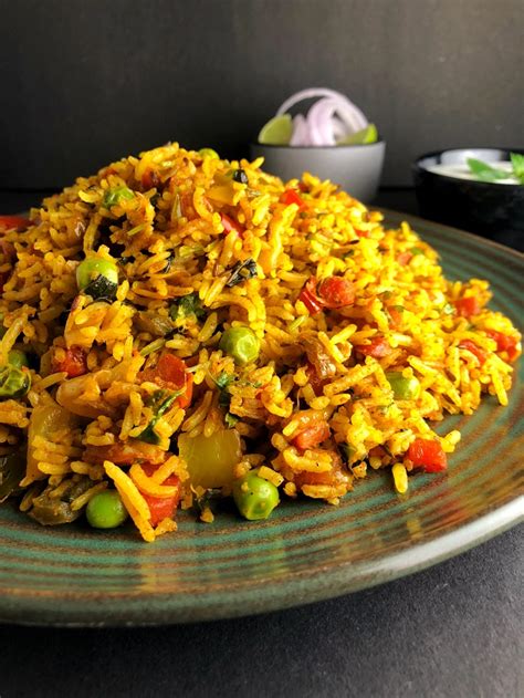 Tawa Pulao | Mumbai Street Food Recipe | Tempting Treat