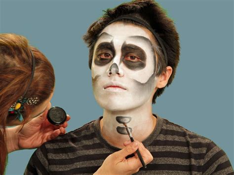 Halloween Makeup Tutorial: Skeleton | HGTV