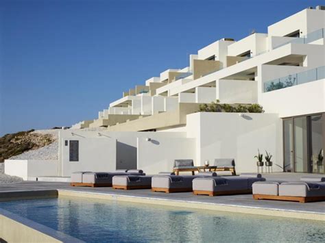 A Comparison of Luxury & Boutique Hotels in Milos, Greece