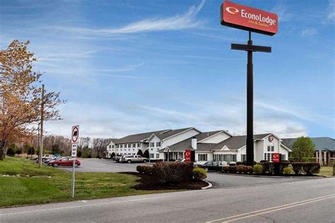 ECONO LODGE INN & SUITES - Prices & Hotel Reviews (Dickson, TN)