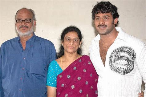 Prabhas Profile Biography Family Photos and Wiki and Biodata, Body ...