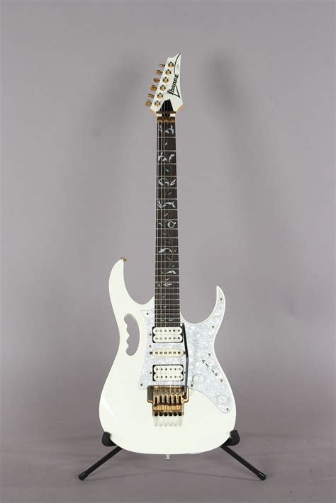 2006 Ibanez Jem 7V White | Guitar Chimp