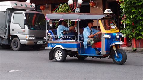 How to get around in Bangkok: tuk tuk, motorcycle taxi, trisaw ...