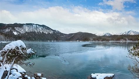 Premium Photo | Eibsee lake winter view