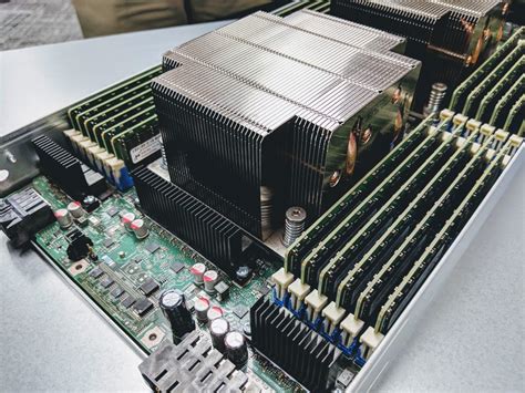 Intel presents new 56-core Xeon Platinum server-grade CPUs ...