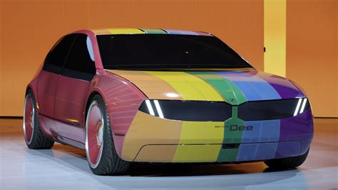 BMW’s color-changing concept car in action | ResetEra