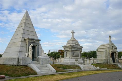 Crying dogs and flaming tombs at Metairie Cemetery, one of New Orleans ...