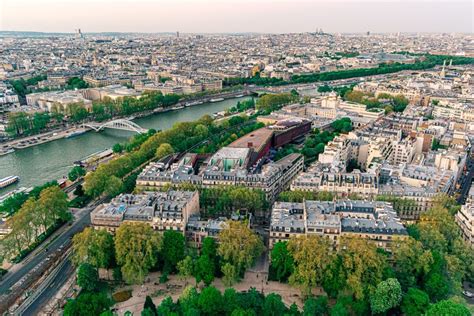 The “15-minute city”: how Paris is turning density and lack of space ...