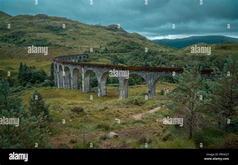 Glenfinnan viaduct harry potter hi-res stock photography and images - Alamy