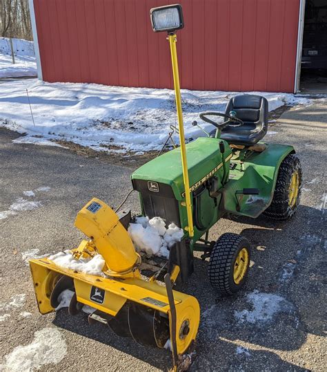 Review: John Deere 110 Lawn and Garden Tractor, by Thomas Christianson