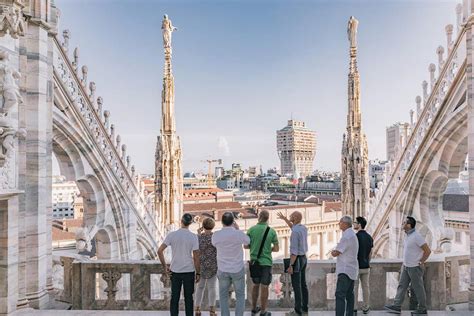 Il Duomo di Milano ha terrazzi da cui si ammira la Madonnina e tutta la ...