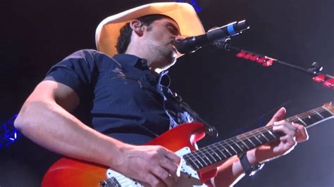 Brad Paisley - She´s Everything - YouTube