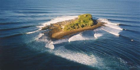 One of the local breaks: Old Woman Island - about a K off Mudjimba ...