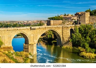 Puente De San Martin Medieval Bridge Stock Photo 522821584 | Shutterstock